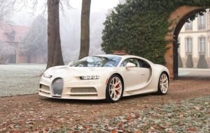 Bugatti Chiron habillé par Hermès, una pieza única que fusiona el poder del W16 de 1.500 CV con la elegancia artesanal de la casa Hermès.